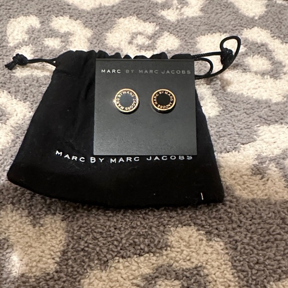 Authentic Marc by Marc Jacobs Black and Gold Vintage Stud Earrings New 😍😍 - Picture 1 of 17